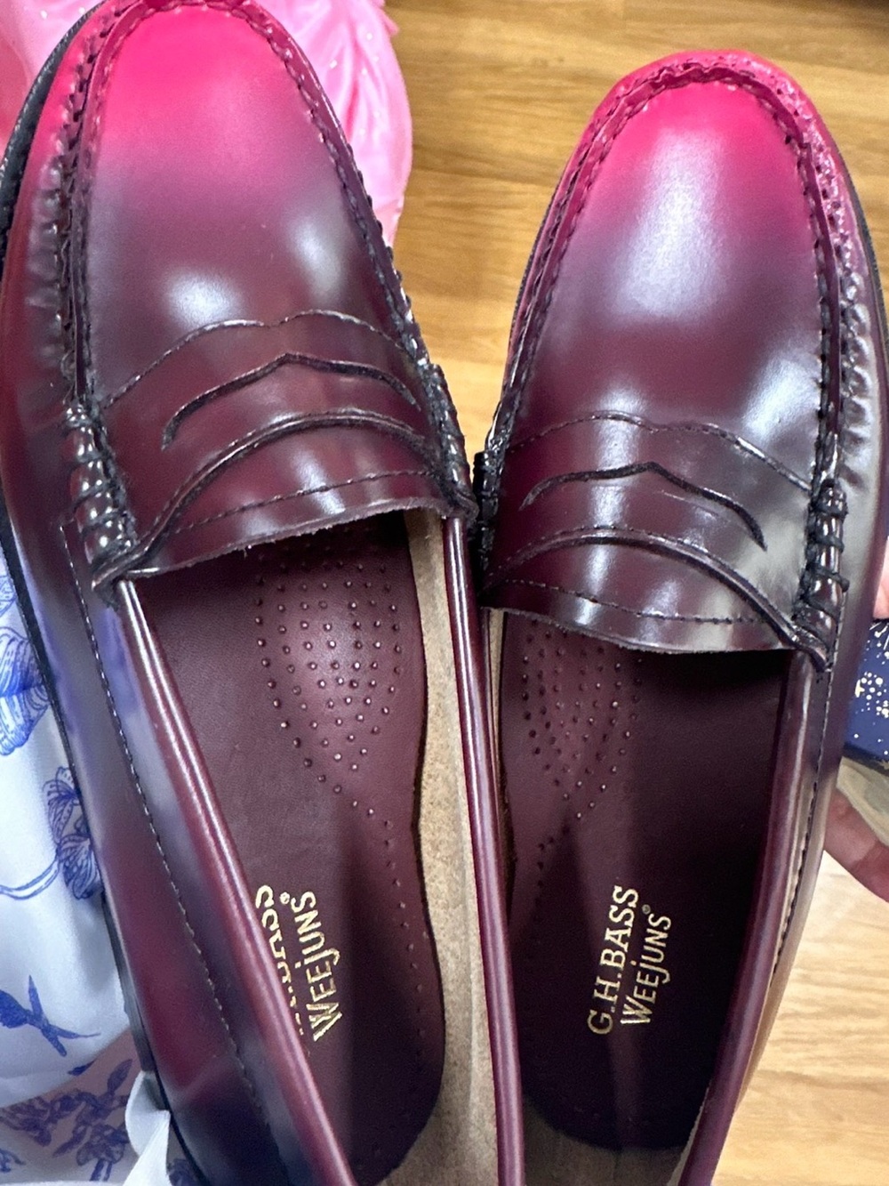 & Co. Men’s Burgundy Weejuns Penny Loafers